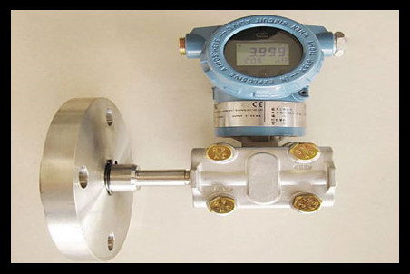 法兰式液位变送器实物图